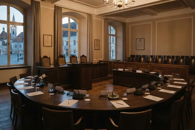 Sitzungssaal einer Gemeinde in Niederösterreich als Symbolbild zum Gemeinderat